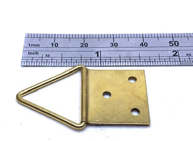 Blister 3 triangles de suspension 25mm + 9 clous