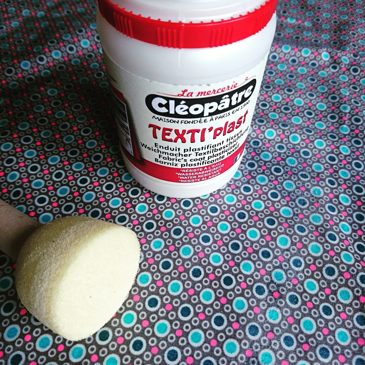 Colle Texti'Plast pot 250gr - Image 2