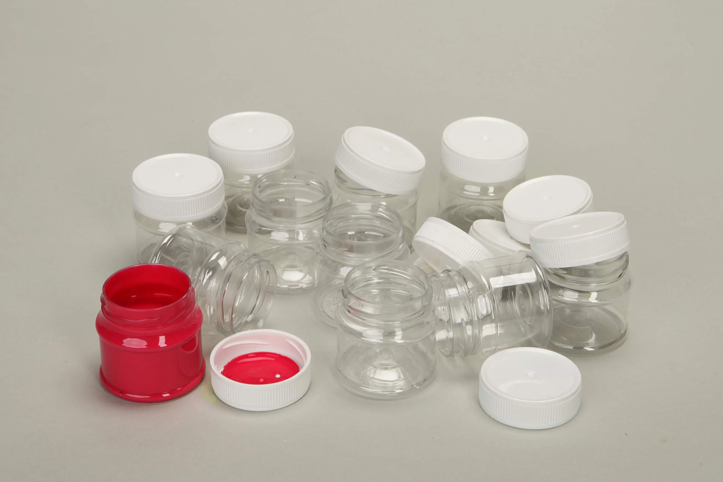 Lot de 12 pots vides 50 ml en plastique
